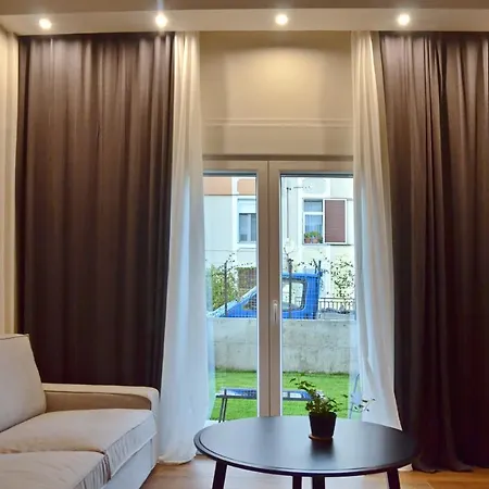 Eutopia Luxury Studio Apartment *
